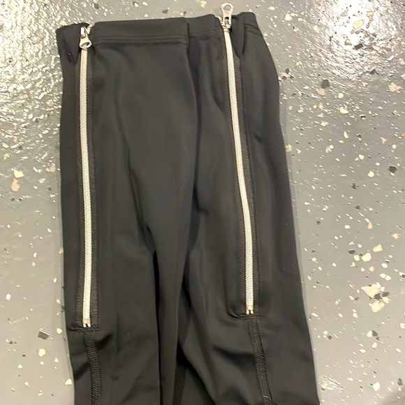 NEW Victoria Secret Sport Women’s Athletic Leggings Medium - Picture 5 of 5